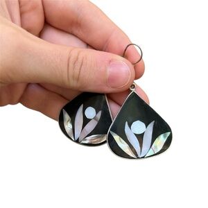 Vintage Taxco Sterling Silver 925 Mother of Pearl Inlay Earrings